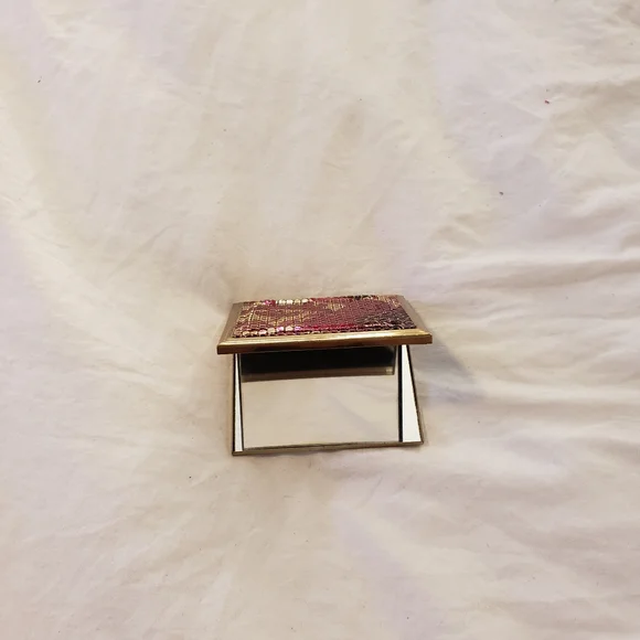 Whiting Davis Mesh Vintage Compact Mirror